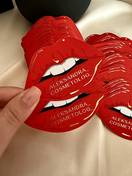 Фігурні візитки з об'ємною фольгою 253264 фото